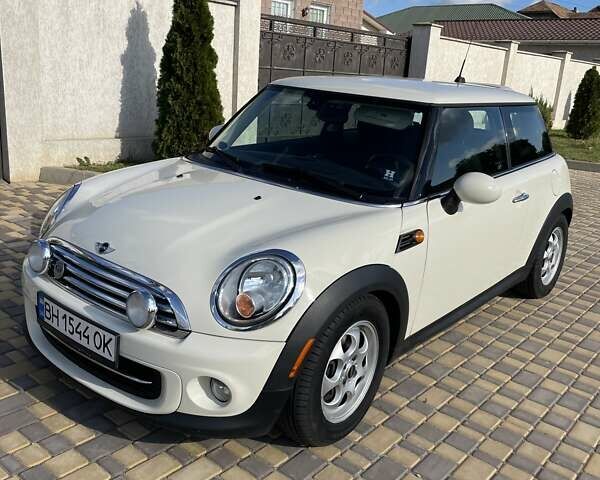 Белый Мини Coupe, объемом двигателя 1.6 л и пробегом 230 тыс. км за 6999 $, фото 1 на Automoto.ua