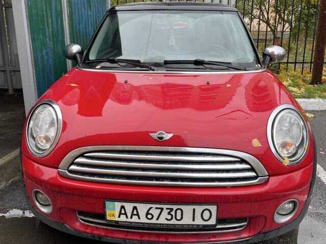 Красный Мини Coupe, объемом двигателя 1.6 л и пробегом 250 тыс. км за 6500 $, фото 1 на Automoto.ua