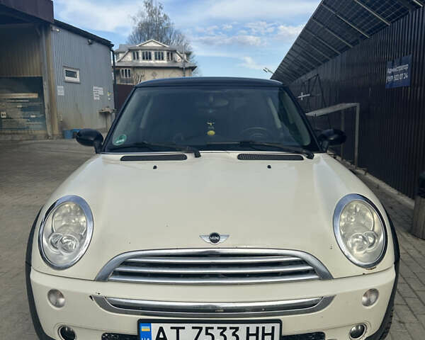 Белый Мини Hatch, объемом двигателя 1.6 л и пробегом 250 тыс. км за 4000 $, фото 1 на Automoto.ua