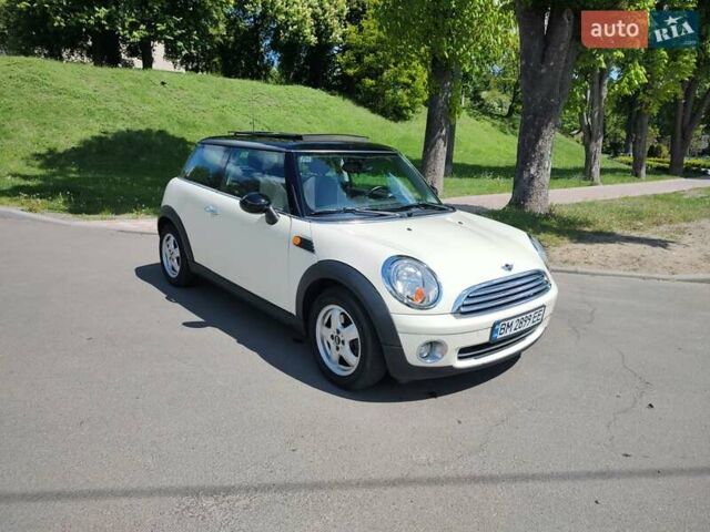 Білий Міні Hatch, об'ємом двигуна 1.6 л та пробігом 190 тис. км за 6000 $, фото 1 на Automoto.ua