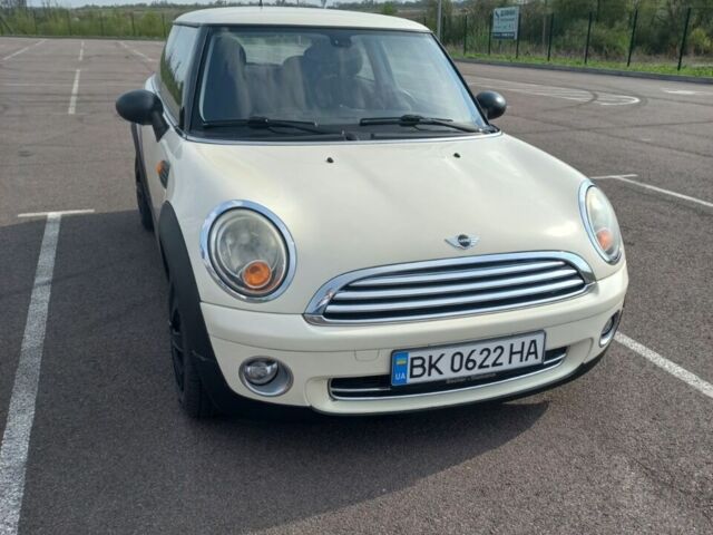 Білий Міні Hatch, об'ємом двигуна 1.4 л та пробігом 211 тис. км за 5000 $, фото 1 на Automoto.ua
