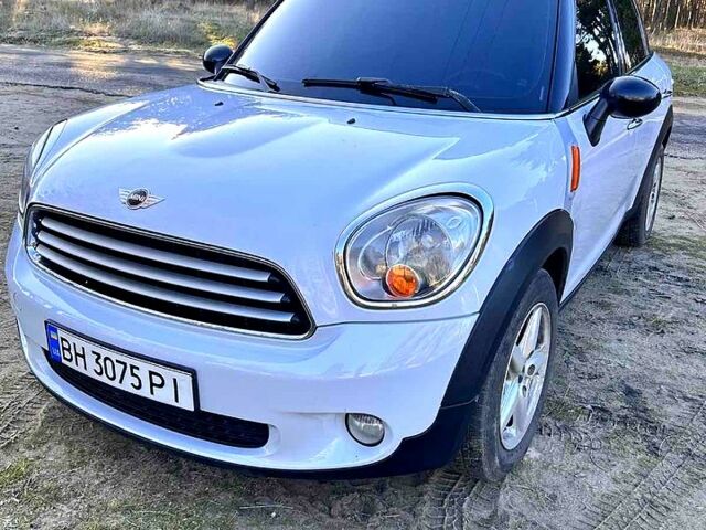 Белый Мини Hatch, объемом двигателя 2 л и пробегом 170 тыс. км за 10300 $, фото 1 на Automoto.ua