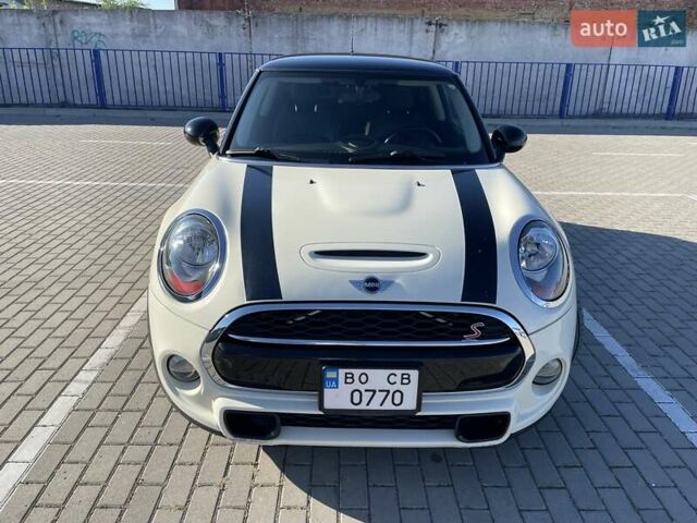 Білий Міні Hatch, об'ємом двигуна 2 л та пробігом 171 тис. км за 10800 $, фото 1 на Automoto.ua