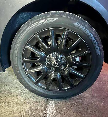 Белый Мини Hatch, объемом двигателя 1.5 л и пробегом 86 тыс. км за 10500 $, фото 1 на Automoto.ua