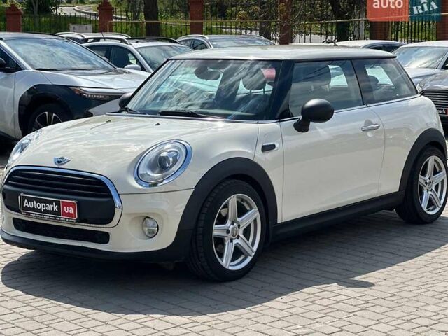 Белый Мини Hatch, объемом двигателя 1.2 л и пробегом 83 тыс. км за 15490 $, фото 1 на Automoto.ua