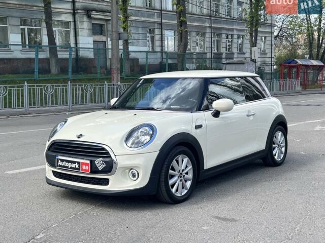 Білий Міні Hatch, об'ємом двигуна 1.5 л та пробігом 58 тис. км за 13890 $, фото 1 на Automoto.ua