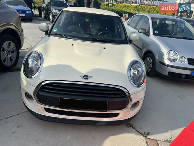 Білий Міні Hatch, об'ємом двигуна 1.5 л та пробігом 56 тис. км за 17000 $, фото 1 на Automoto.ua