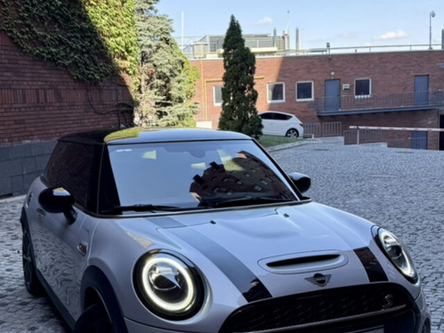 Белый Мини Hatch, объемом двигателя 2 л и пробегом 28 тыс. км за 30000 $, фото 1 на Automoto.ua
