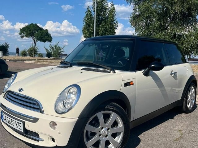 Бежевий Міні Hatch, об'ємом двигуна 1.6 л та пробігом 170 тис. км за 4500 $, фото 1 на Automoto.ua