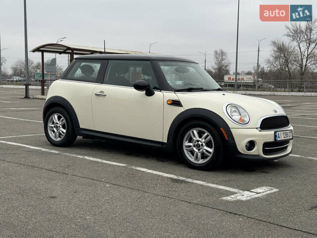 Бежевый Мини Hatch, объемом двигателя 1.6 л и пробегом 165 тыс. км за 10900 $, фото 1 на Automoto.ua