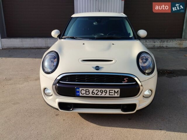 Бежевий Міні Hatch, об'ємом двигуна 2 л та пробігом 46 тис. км за 18700 $, фото 1 на Automoto.ua