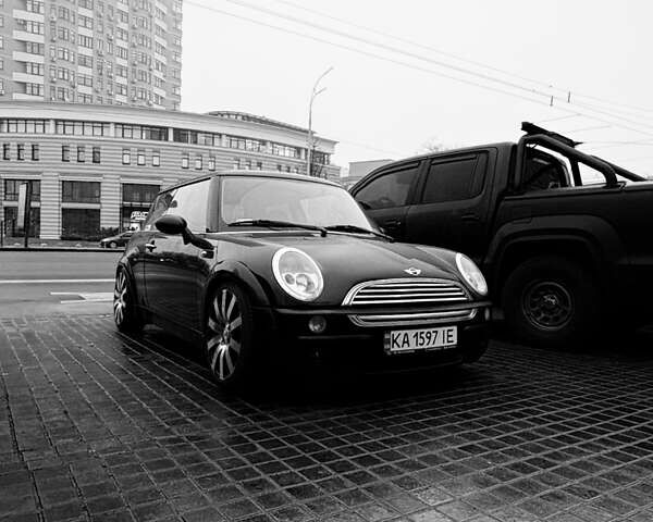 Черный Мини Hatch, объемом двигателя 1.6 л и пробегом 251 тыс. км за 3790 $, фото 1 на Automoto.ua