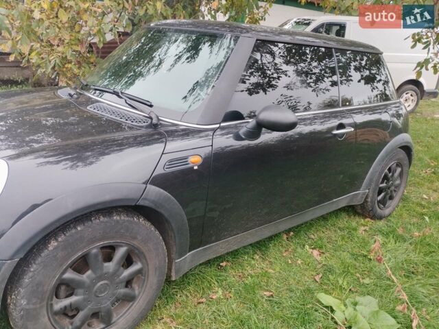 Чорний Міні Hatch, об'ємом двигуна 1.6 л та пробігом 328 тис. км за 4600 $, фото 1 на Automoto.ua