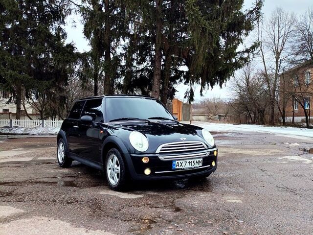 Чорний Міні Hatch, об'ємом двигуна 1.6 л та пробігом 190 тис. км за 4000 $, фото 1 на Automoto.ua