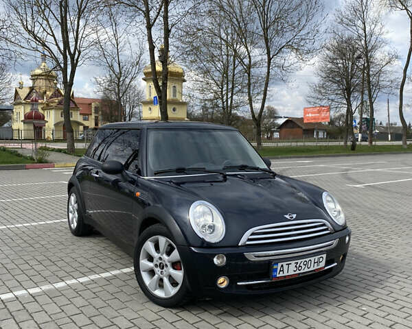 Черный Мини Hatch, объемом двигателя 1.6 л и пробегом 250 тыс. км за 4000 $, фото 1 на Automoto.ua