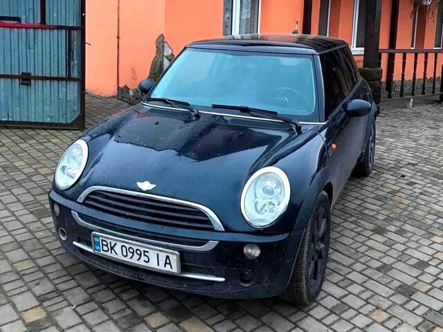 Чорний Міні Hatch, об'ємом двигуна 1.6 л та пробігом 220 тис. км за 4199 $, фото 1 на Automoto.ua