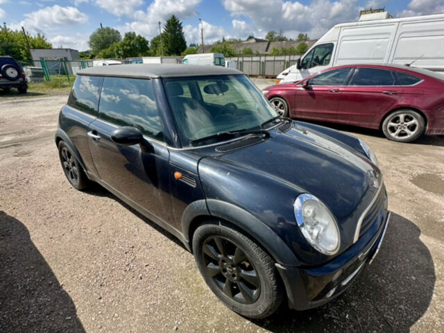 Чорний Міні Hatch, об'ємом двигуна 1.6 л та пробігом 220 тис. км за 4199 $, фото 1 на Automoto.ua