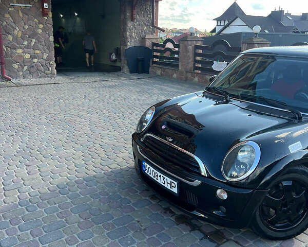 Черный Мини Hatch, объемом двигателя 1.6 л и пробегом 180 тыс. км за 4550 $, фото 1 на Automoto.ua