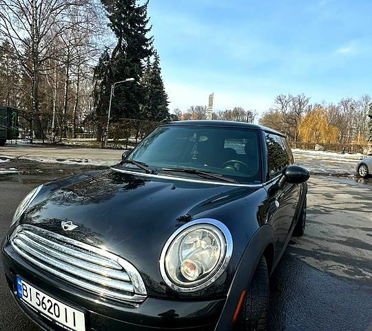Чорний Міні Hatch, об'ємом двигуна 1.6 л та пробігом 301 тис. км за 6600 $, фото 1 на Automoto.ua