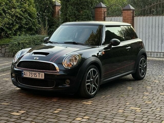 Чорний Міні Hatch, об'ємом двигуна 1.6 л та пробігом 173 тис. км за 5498 $, фото 1 на Automoto.ua