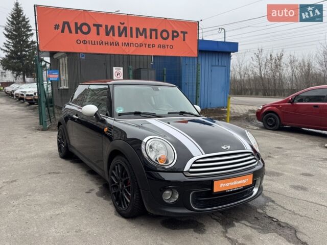 Черный Мини Hatch, объемом двигателя 1.6 л и пробегом 249 тыс. км за 12000 $, фото 1 на Automoto.ua