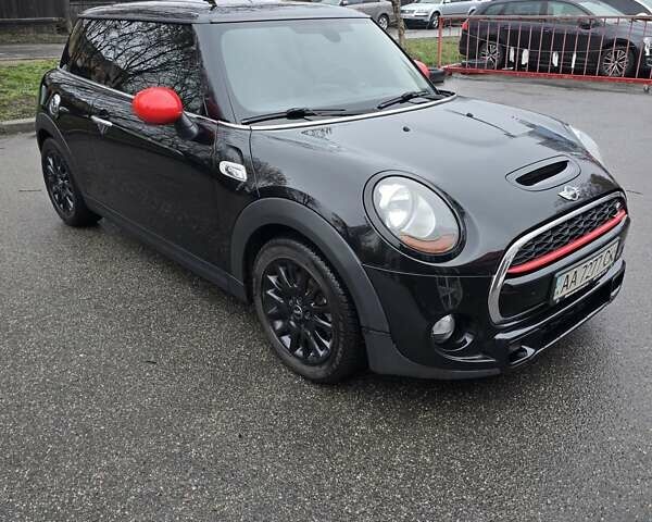 Черный Мини Hatch, объемом двигателя 2 л и пробегом 120 тыс. км за 9500 $, фото 1 на Automoto.ua