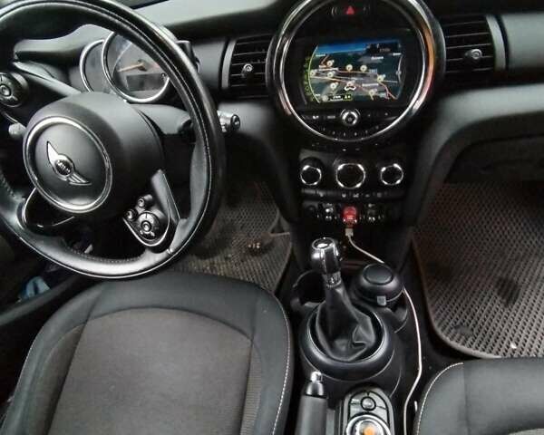 Черный Мини Hatch, объемом двигателя 1.5 л и пробегом 180 тыс. км за 9500 $, фото 1 на Automoto.ua