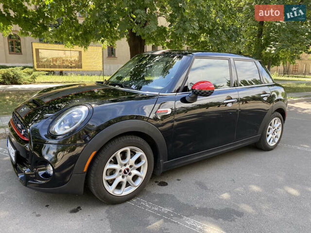 Черный Мини Hatch, объемом двигателя 2 л и пробегом 58 тыс. км за 17600 $, фото 1 на Automoto.ua