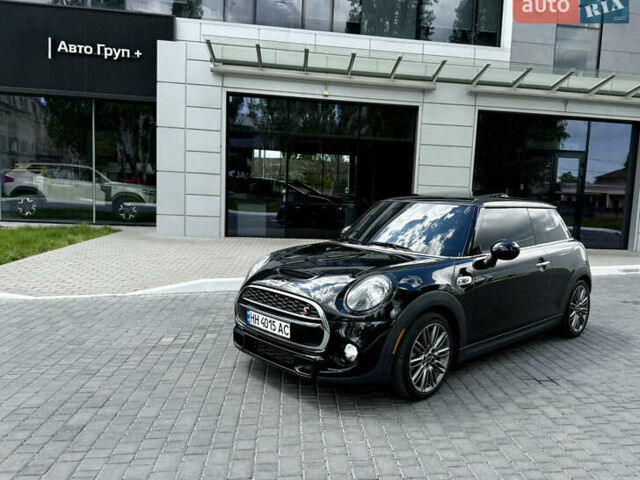 Черный Мини Hatch, объемом двигателя 2 л и пробегом 102 тыс. км за 16999 $, фото 1 на Automoto.ua
