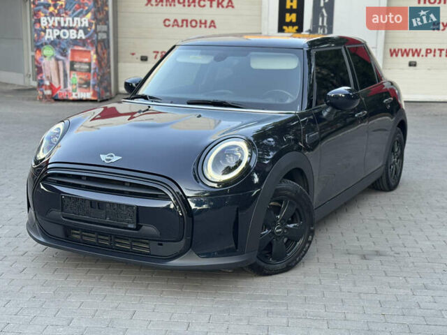 Чорний Міні Hatch, об'ємом двигуна 1.5 л та пробігом 50 тис. км за 18400 $, фото 1 на Automoto.ua