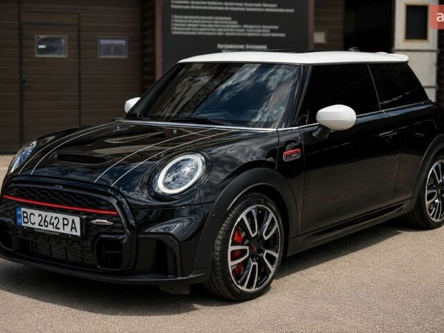 Черный Мини Hatch, объемом двигателя 2 л и пробегом 60 тыс. км за 26900 $, фото 1 на Automoto.ua