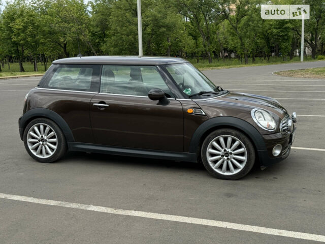 Коричневий Міні Hatch, об'ємом двигуна 1.6 л та пробігом 129 тис. км за 8500 $, фото 1 на Automoto.ua