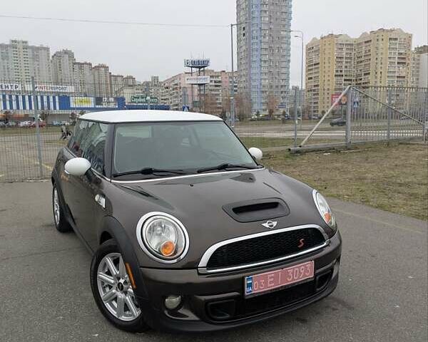 Коричневый Мини Hatch, объемом двигателя 1.6 л и пробегом 177 тыс. км за 8300 $, фото 1 на Automoto.ua