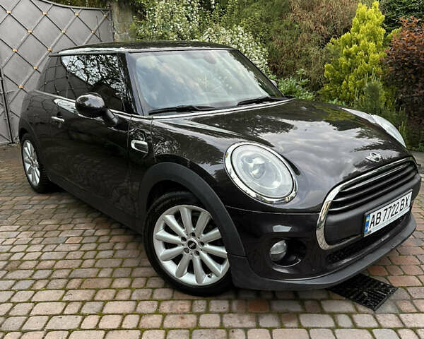 Коричневый Мини Hatch, объемом двигателя 1.2 л и пробегом 100 тыс. км за 14800 $, фото 1 на Automoto.ua