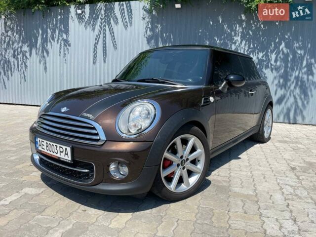 Коричневый Мини Hatch, объемом двигателя 1.6 л и пробегом 294 тыс. км за 8600 $, фото 1 на Automoto.ua