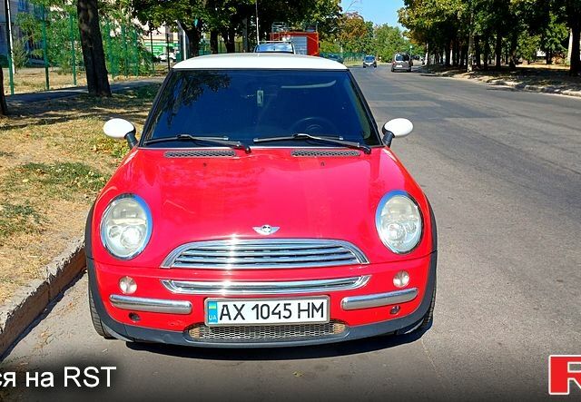 Красный Мини Hatch, объемом двигателя 1.6 л и пробегом 192 тыс. км за 4500 $, фото 1 на Automoto.ua