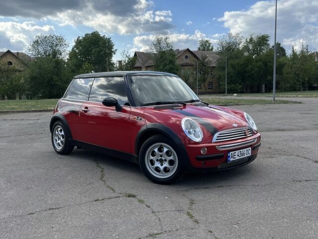 Красный Мини Hatch, объемом двигателя 1.6 л и пробегом 200 тыс. км за 4100 $, фото 1 на Automoto.ua
