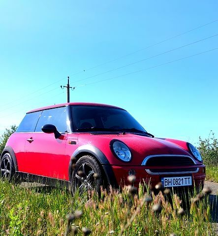 Красный Мини Hatch, объемом двигателя 1.6 л и пробегом 216 тыс. км за 4500 $, фото 1 на Automoto.ua