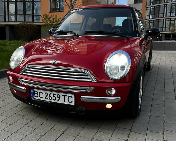 Червоний Міні Hatch, об'ємом двигуна 1.6 л та пробігом 279 тис. км за 6500 $, фото 1 на Automoto.ua