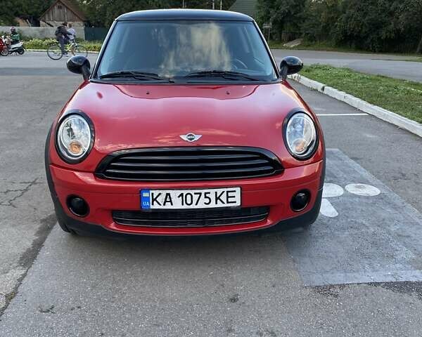 Червоний Міні Hatch, об'ємом двигуна 1.6 л та пробігом 133 тис. км за 5400 $, фото 1 на Automoto.ua