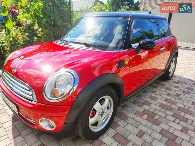 Красный Мини Hatch, объемом двигателя 1.6 л и пробегом 198 тыс. км за 5600 $, фото 1 на Automoto.ua