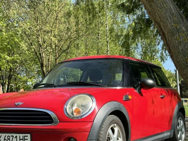 Червоний Міні Hatch, об'ємом двигуна 1.4 л та пробігом 227 тис. км за 4400 $, фото 1 на Automoto.ua