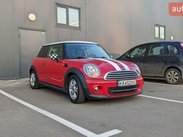 Червоний Міні Hatch, об'ємом двигуна 1.6 л та пробігом 180 тис. км за 7700 $, фото 1 на Automoto.ua
