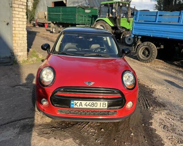Червоний Міні Hatch, об'ємом двигуна 1.5 л та пробігом 110 тис. км за 12000 $, фото 1 на Automoto.ua