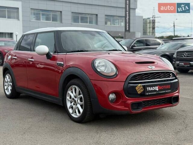 Красный Мини Hatch, объемом двигателя 2 л и пробегом 130 тыс. км за 10990 $, фото 1 на Automoto.ua