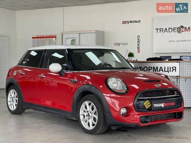 Красный Мини Hatch, объемом двигателя 2 л и пробегом 130 тыс. км за 11490 $, фото 1 на Automoto.ua