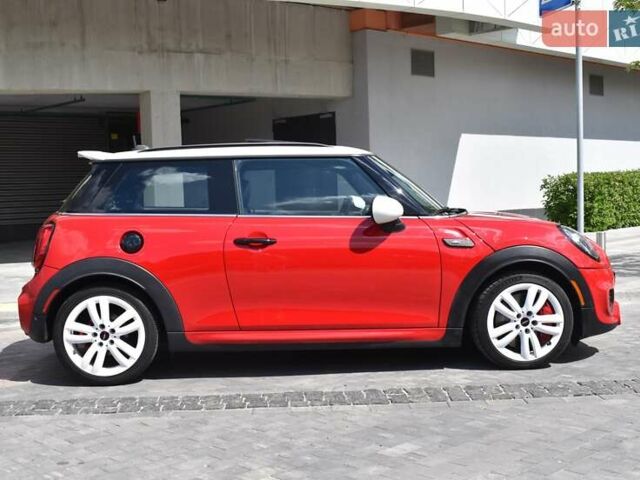 Красный Мини Hatch, объемом двигателя 2 л и пробегом 77 тыс. км за 19600 $, фото 1 на Automoto.ua