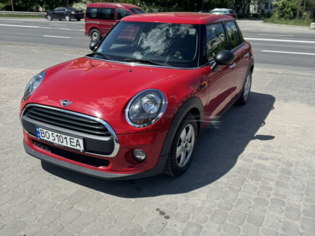Красный Мини Hatch, объемом двигателя 1.5 л и пробегом 70 тыс. км за 12500 $, фото 1 на Automoto.ua
