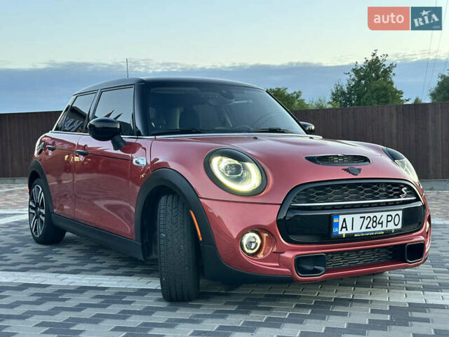 Красный Мини Hatch, объемом двигателя 2 л и пробегом 56 тыс. км за 25500 $, фото 1 на Automoto.ua