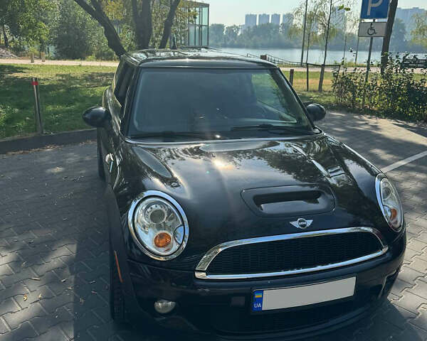 Мини Hatch, объемом двигателя 1.6 л и пробегом 244 тыс. км за 8500 $, фото 1 на Automoto.ua